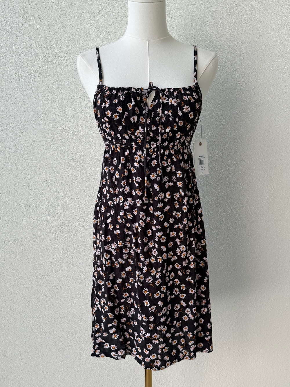 NWT! Billabong Beach Sundress-two sizes-S & M, flattering, adjustable straps